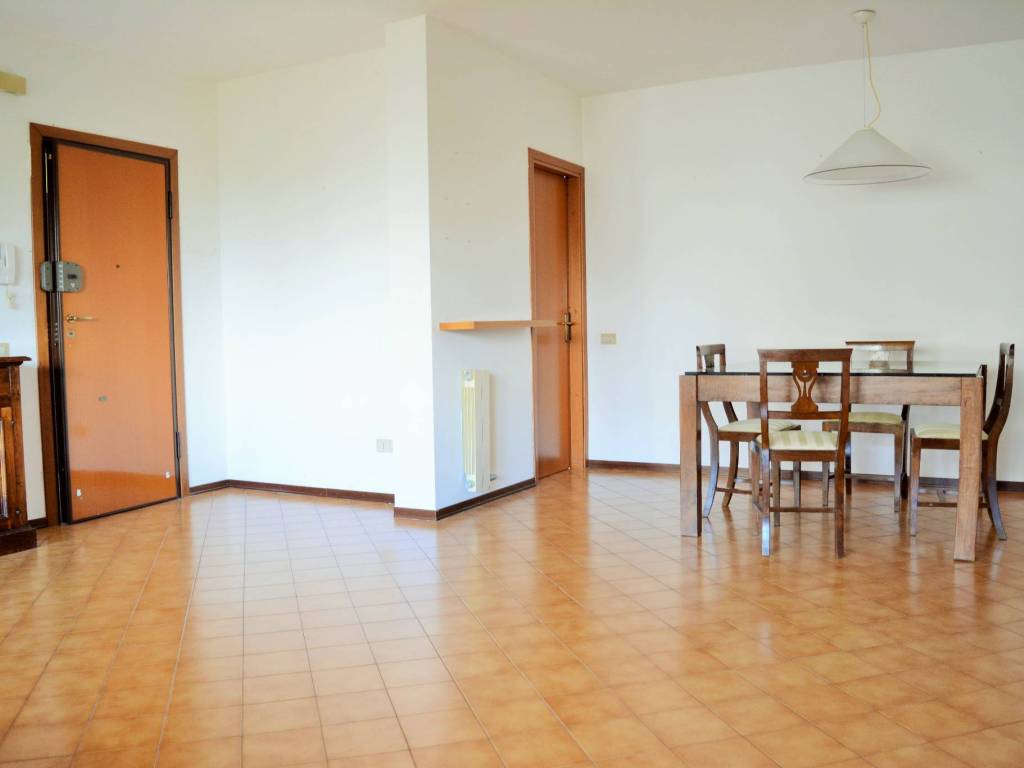 appartamento in vendita a Vimercate in zona Oreno
