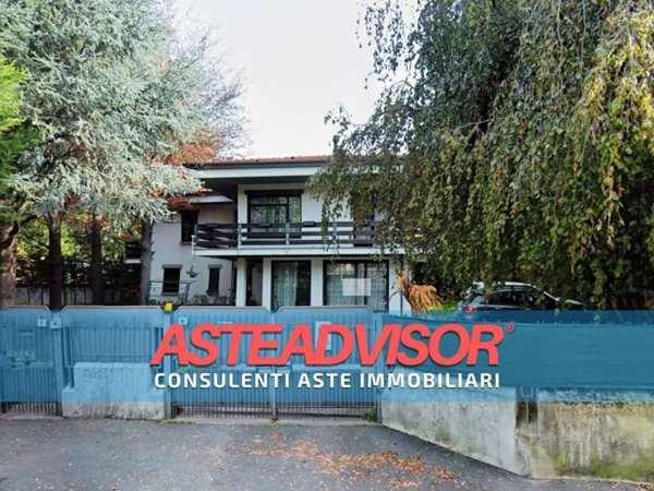 casa indipendente in vendita a Vimercate