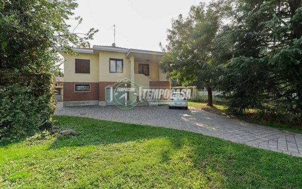 casa indipendente in vendita a Vimercate in zona Ruginello / Oldaniga