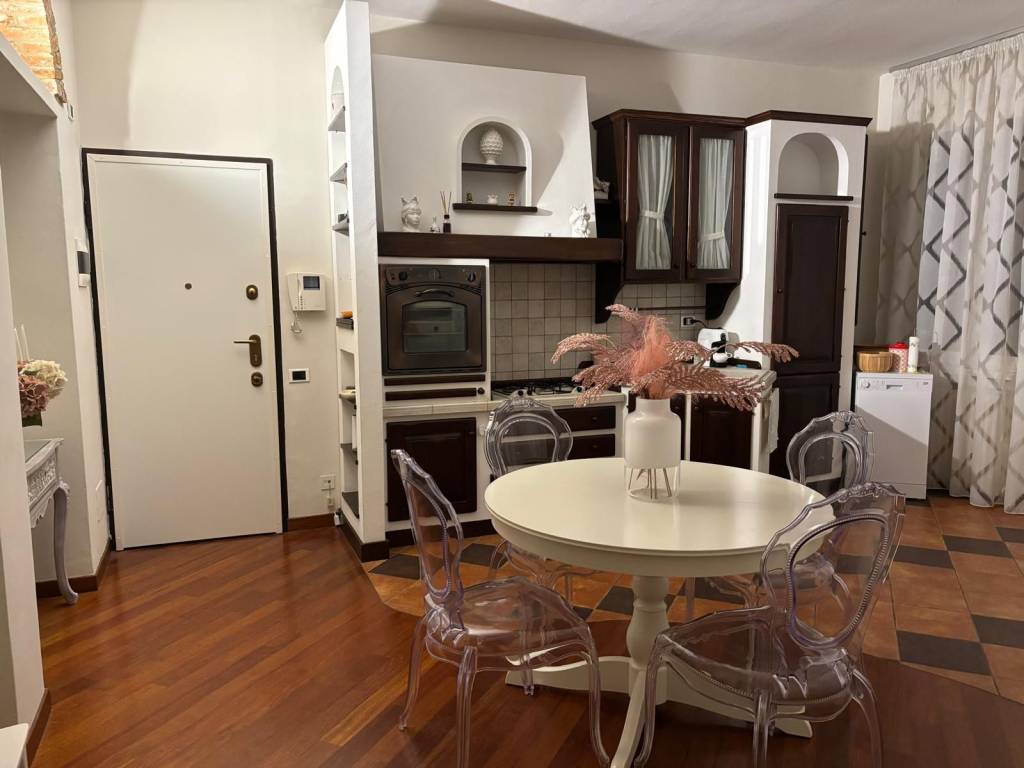 appartamento in vendita a Vimercate in zona Oreno