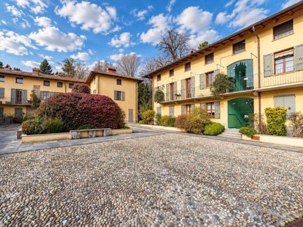 appartamento in vendita a Vimercate in zona Oreno