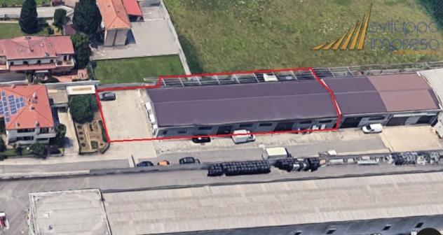locale commerciale in vendita a Vimercate