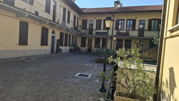 appartamento in vendita a Vimercate in zona Centro Storico