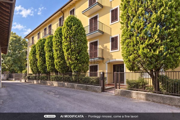 appartamento in vendita a Vimercate in zona Oreno