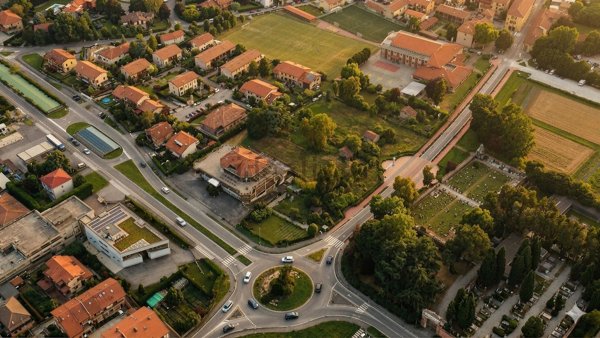 appartamento in vendita a Vimercate in zona Oreno