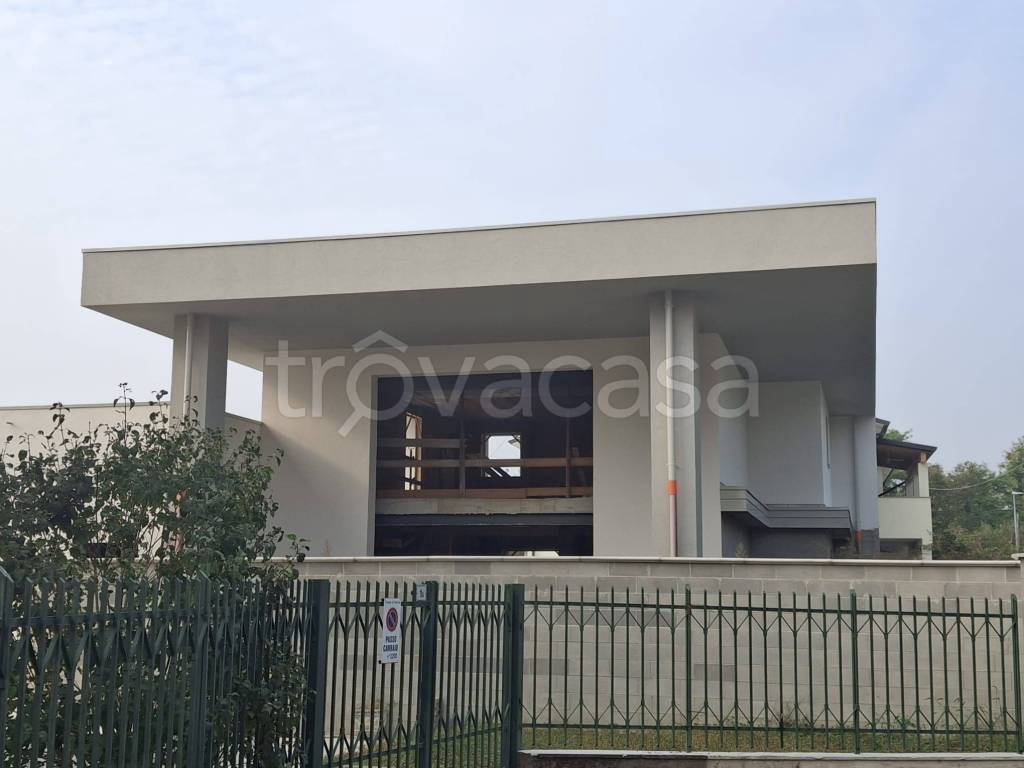 casa indipendente in vendita a Vimercate