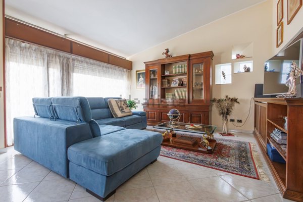casa indipendente in vendita a Vimercate in zona Centro Storico