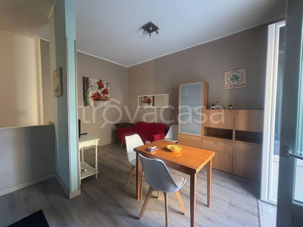 appartamento in vendita a Vimercate in zona Oreno