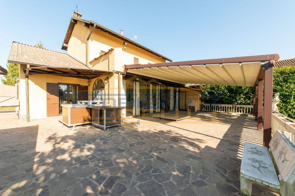 casa indipendente in vendita a Busnago