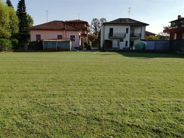 terreno edificabile in vendita a Busnago