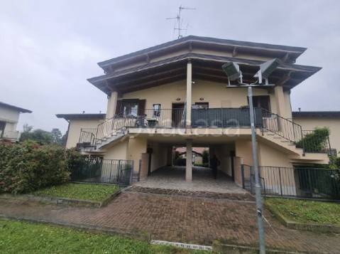 appartamento in vendita a Busnago