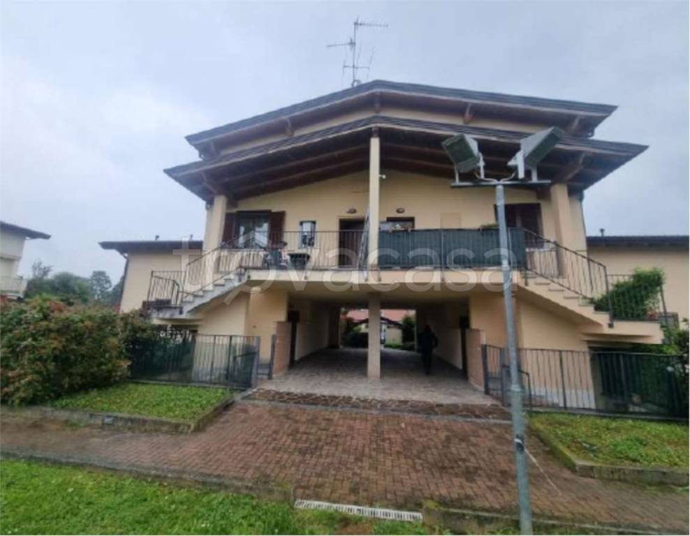 appartamento in vendita a Busnago