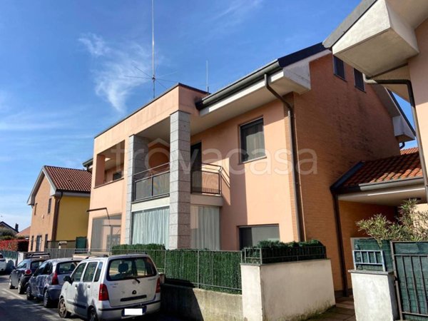 casa indipendente in vendita a Busnago