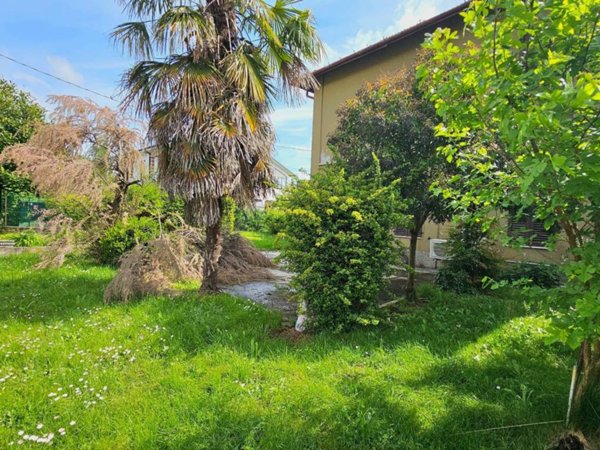 casa indipendente in vendita a Busnago