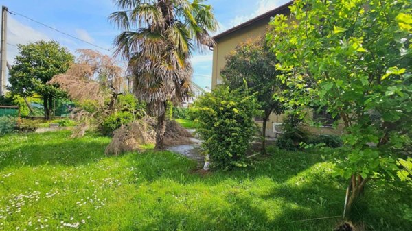 casa indipendente in vendita a Busnago