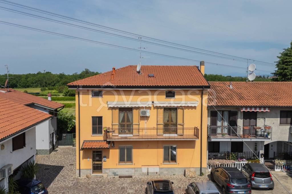 appartamento in vendita a Busnago