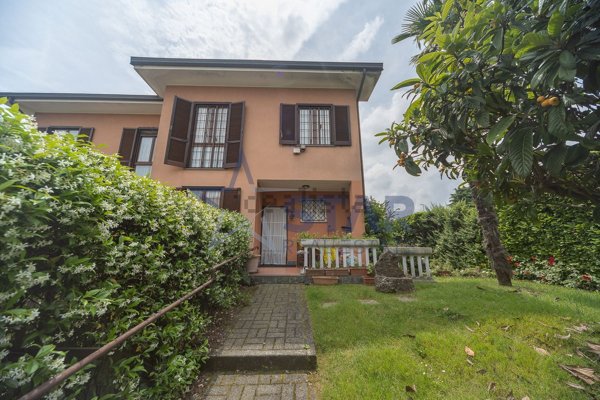 casa indipendente in vendita a Busnago