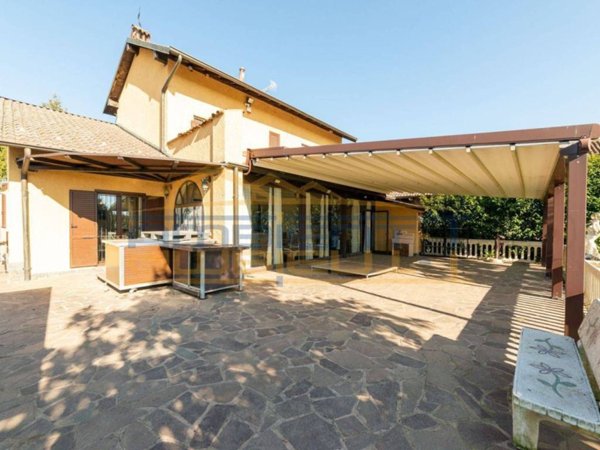 casa indipendente in vendita a Busnago