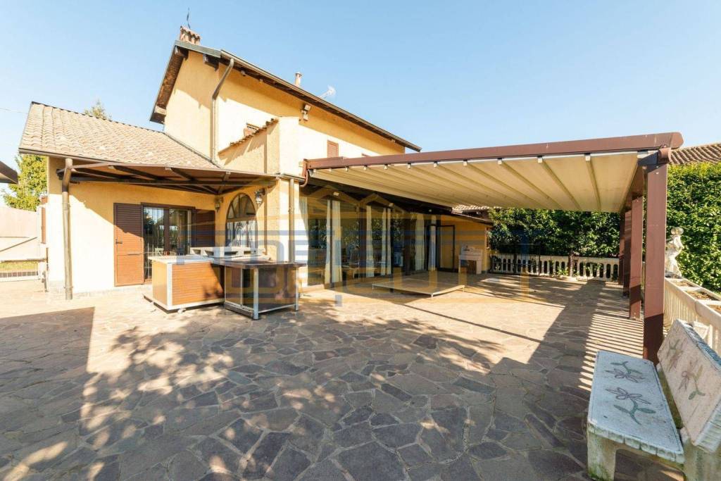 casa indipendente in vendita a Busnago