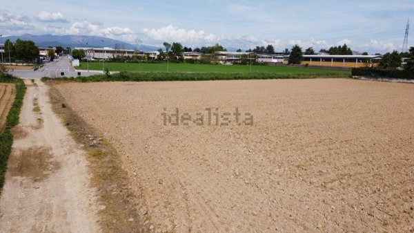 terreno edificabile in vendita a Busnago