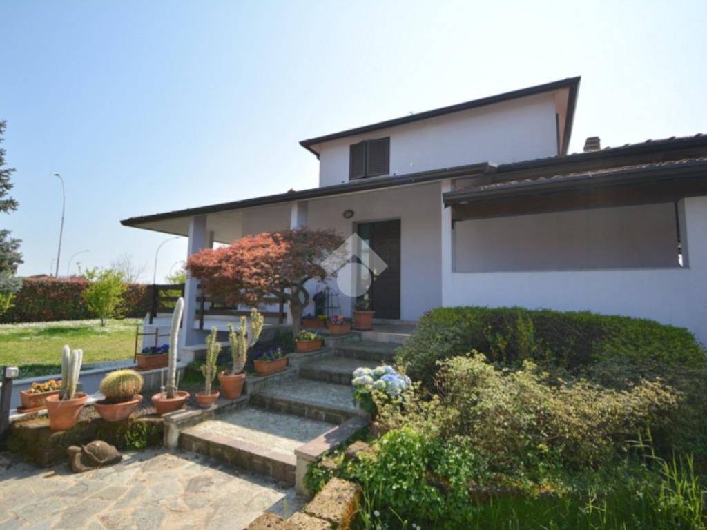 casa indipendente in vendita a Busnago