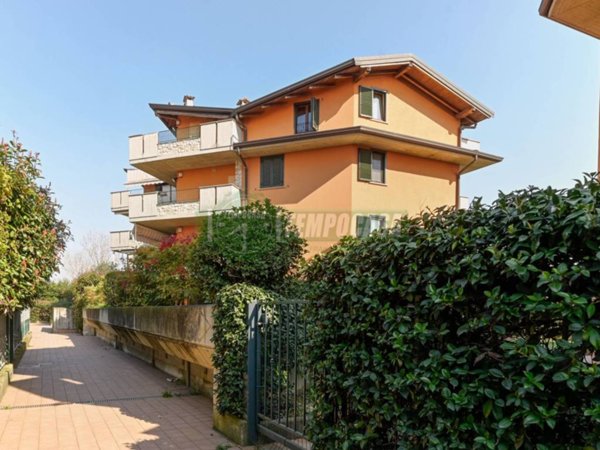 appartamento in vendita a Busnago