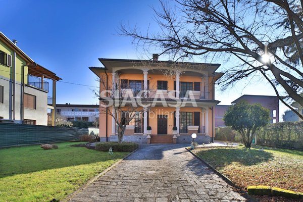 casa indipendente in vendita a Busnago