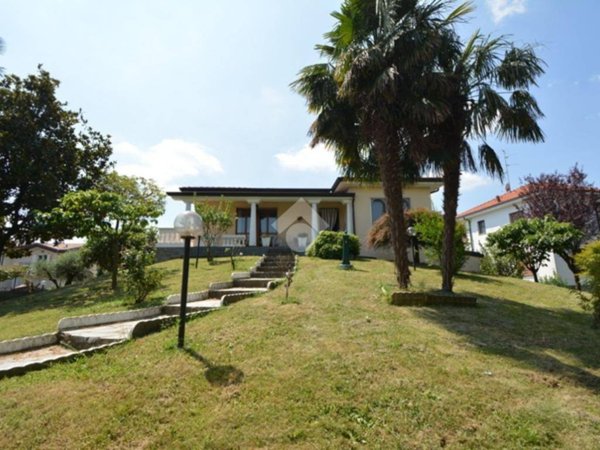 casa indipendente in vendita a Busnago