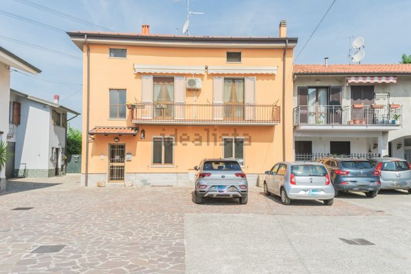 appartamento in vendita a Busnago