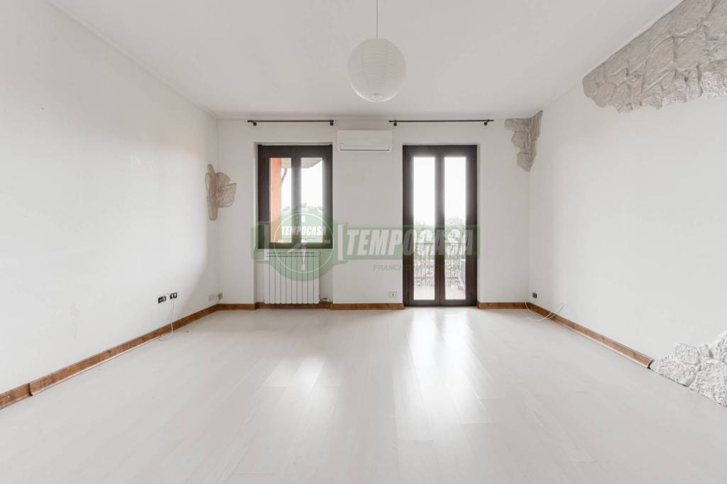 appartamento in vendita a Busnago