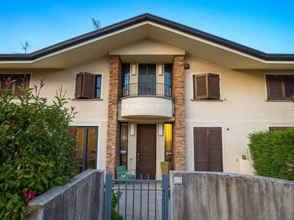 casa indipendente in vendita a Busnago