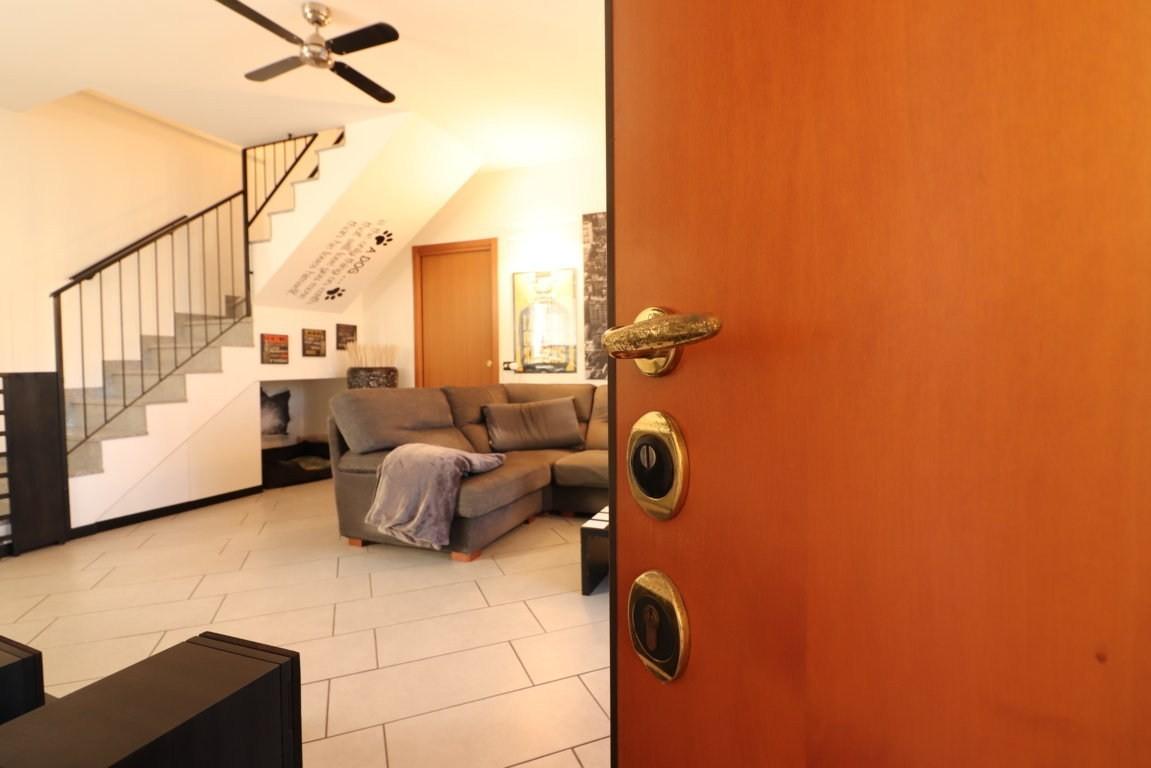 appartamento in vendita a Busnago