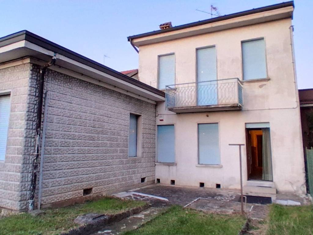 casa indipendente in vendita a Busnago