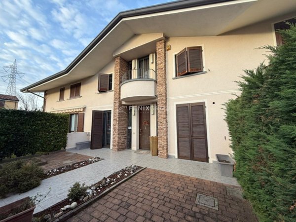 casa indipendente in vendita a Busnago