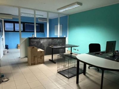 locale commerciale in vendita a Busnago