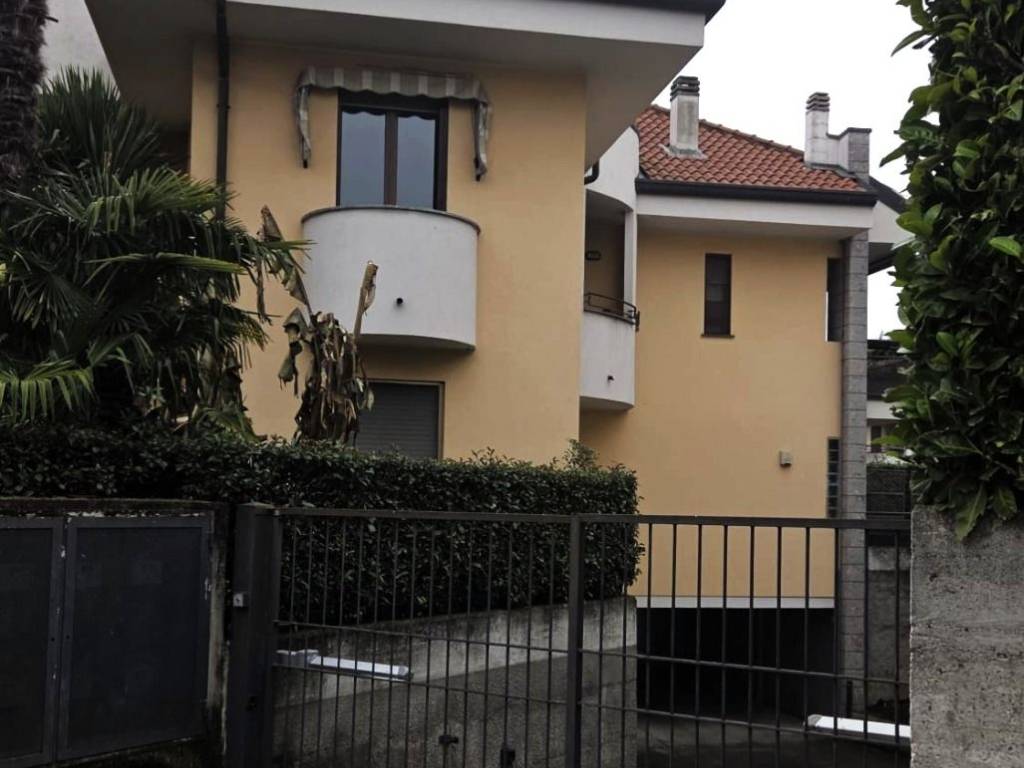 appartamento in vendita a Busnago