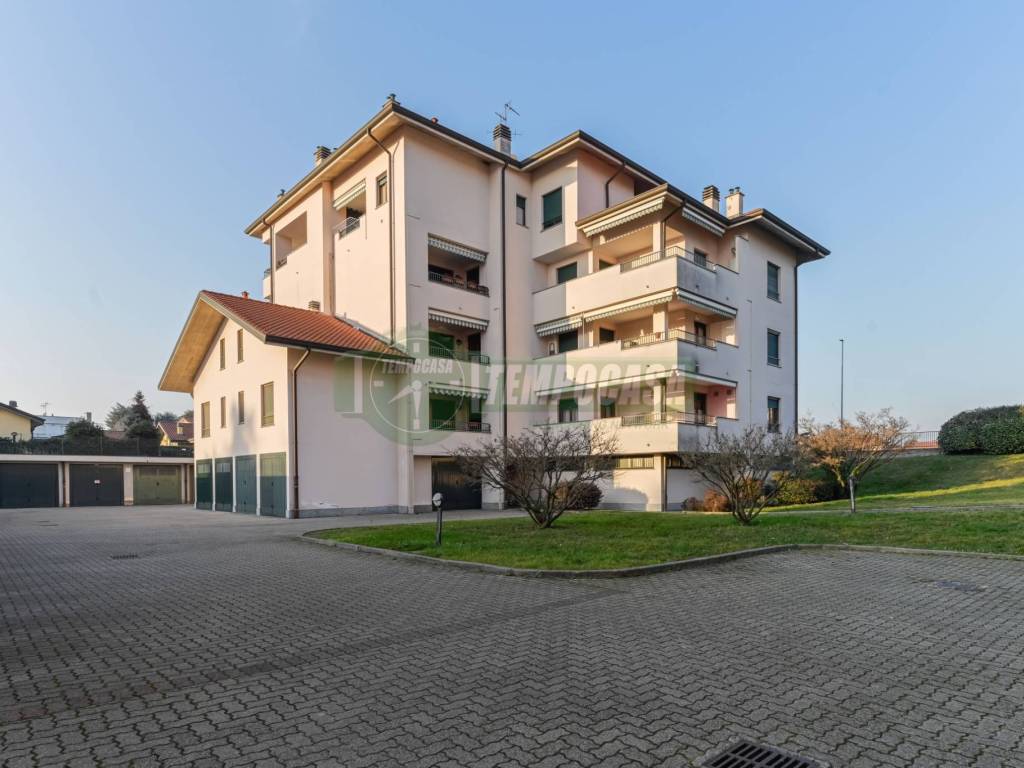 appartamento in vendita a Busnago