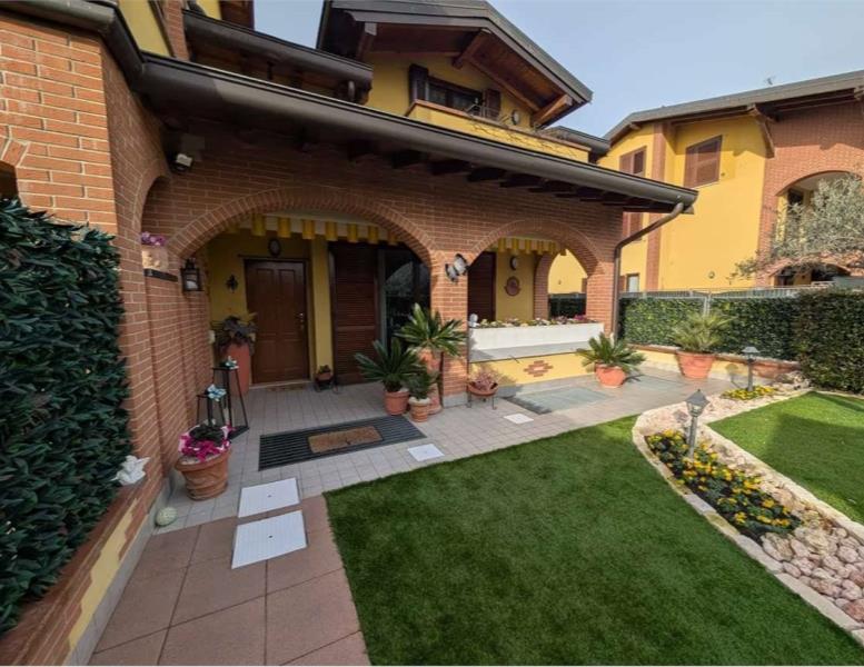 casa indipendente in vendita a Busnago