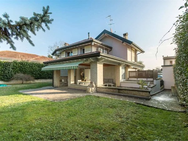casa indipendente in vendita a Busnago