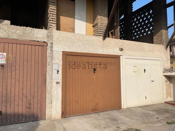 locale di sgombero in vendita a Busnago
