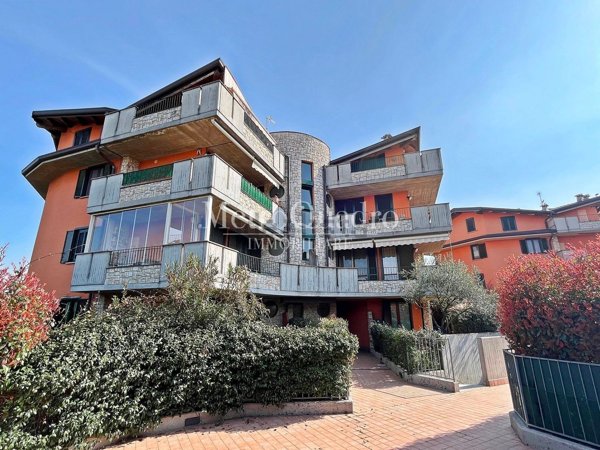 appartamento in vendita a Busnago