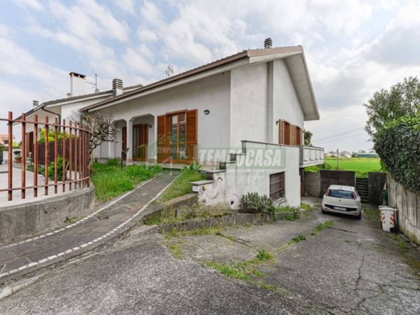 casa indipendente in vendita a Busnago