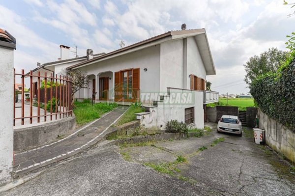 casa indipendente in vendita a Busnago