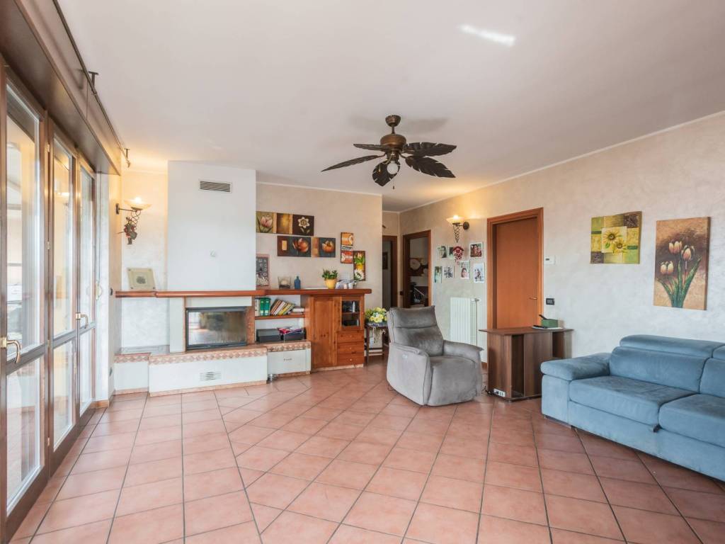 appartamento in vendita a Busnago