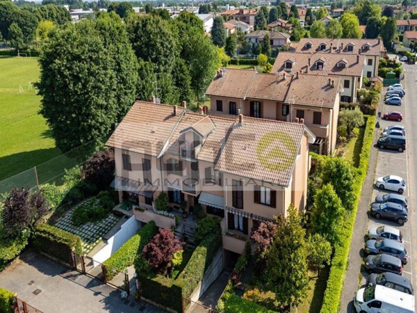 casa indipendente in vendita a Busnago