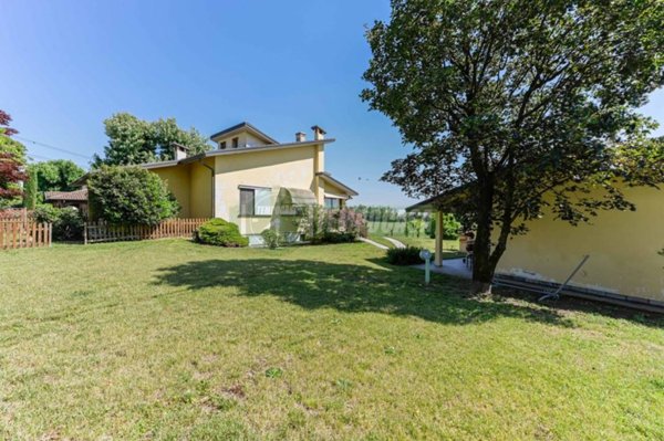 casa indipendente in vendita a Busnago