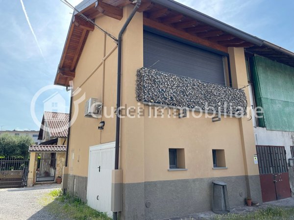 appartamento in vendita a Busnago