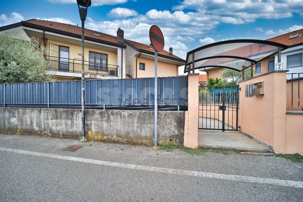 appartamento in vendita a Busnago