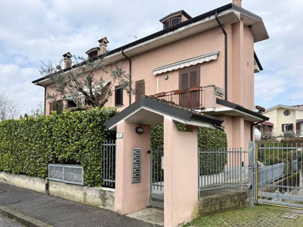 appartamento in vendita a Caponago