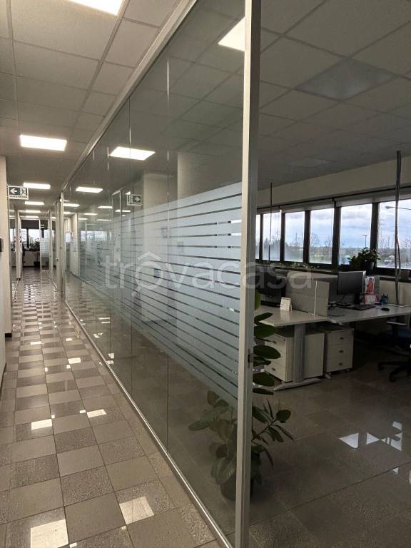 ufficio in vendita a Caponago